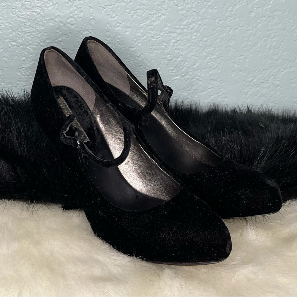 Banana Republic velvet high heels / size 8